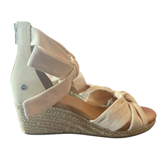 Ugg Yarrow Espadrille Wedge Sandals Size 8.5 - Picture 1 of 10